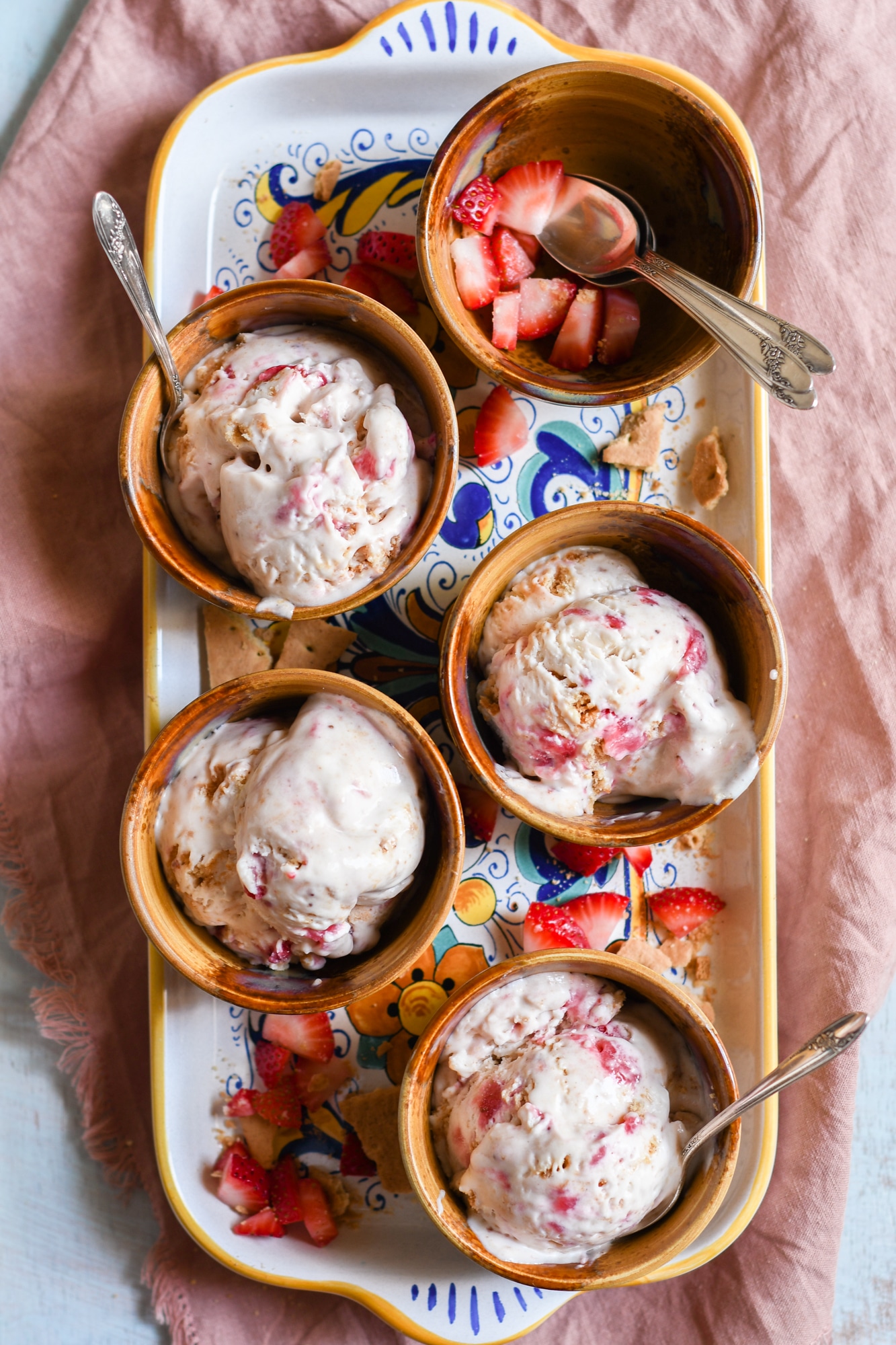 bowls of individual servings on ice cream on a tray